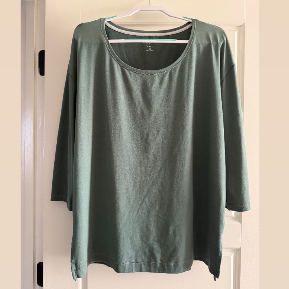 new directions Olive Green Scoop Neck Women's Top XL but fits like a 2x